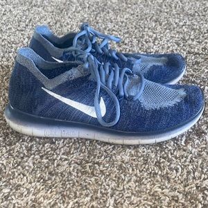 Gently used Nike free run fly knits